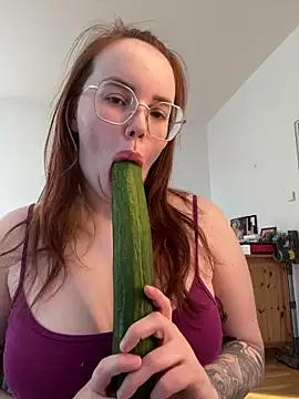 Mona-Peaches online show from 01-30-25, 08:32