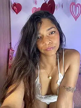 Snapshot of Alliz_Collette chatting on 02-26-26, 04:00 Alliz Collette online show from 02-26-26, 04:00