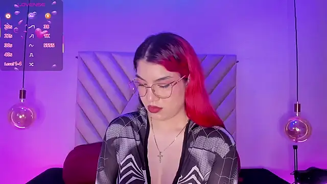 EmmaSwift  online show from 12-05-25, 02:42