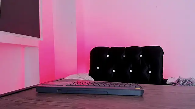 Mialenox online show from 03-08-25, 01:39