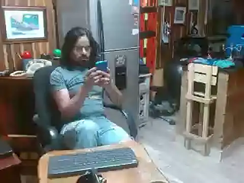 Snapshot of Dr_Pocholate84 chatting on 01-05-25, 04:04 Dr Pocholate84 online show from 01-05-25, 04:04