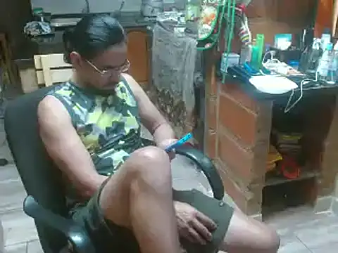 Snapshot of Dr_Pocholate84 chatting on 01-08-25, 05:27 Dr Pocholate84 online show from 01-08-25, 05:27