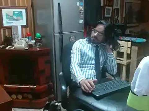 Snapshot of Dr_Pocholate84 chatting on 01-10-25, 01:52 Dr Pocholate84 online show from 01-10-25, 01:52