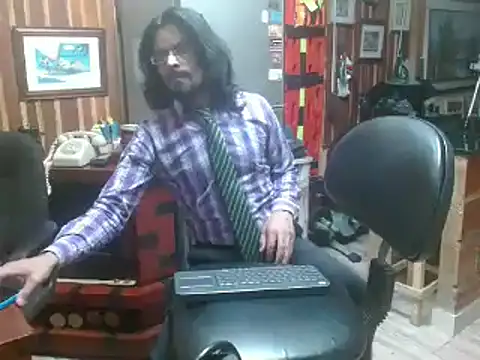 Snapshot of Dr_Pocholate84 chatting on 01-27-25, 03:04 Dr Pocholate84 online show from 01-27-25, 03:04