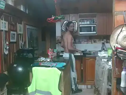 Snapshot of Dr_Pocholate84 chatting on 02-01-25, 02:26 Dr Pocholate84 online show from 02-01-25, 02:26