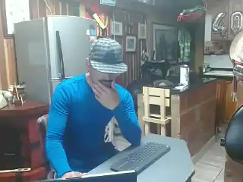 Snapshot of Dr_Pocholate84 chatting on 02-13-25, 12:46 Dr Pocholate84 online show from 02-13-25, 12:46