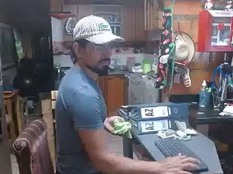 Snapshot of Dr_Pocholate84 chatting on 03-22-25, 02:48 Dr Pocholate84 online show from 03-22-25, 02:48