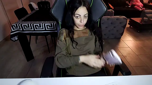 Snapshot of Chloe_Ricci chatting on 11-08-25, 08:29 Chloe Ricci online show from 11-08-25, 08:29