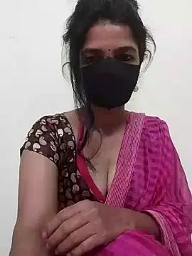 Snapshot of Shuttii_25 chatting on 01-11-25, 04:06 Shuttii 25 online show from 01-11-25, 04:06