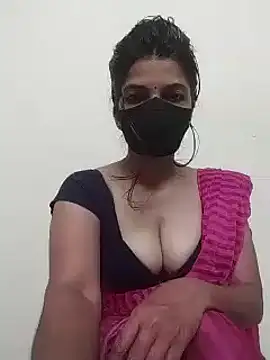 Snapshot of Shuttii_25 chatting on 03-01-25, 06:11 Shuttii 25 online show from 03-01-25, 06:11