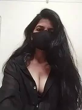 Snapshot of Shuttii_25 chatting on 03-06-25, 05:43 Shuttii 25 online show from 03-06-25, 05:43