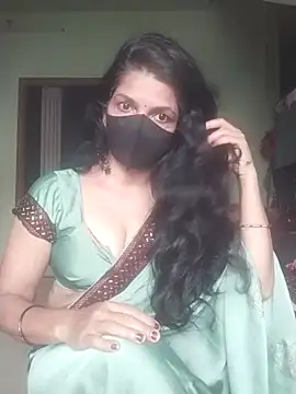 Snapshot of Shuttii_25 chatting on 10-28-25, 05:55 Shuttii 25 online show from 10-28-25, 05:55