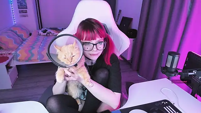 Yumi Youkai online show from 04-15-26, 03:52