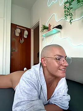 PaulinaSchubert1 online show from 11-10-25, 01:54