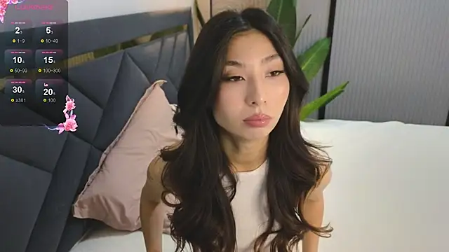 Snapshot of TrishaRey chatting on 10-24-25, 04:31 TrishaRey online show from 10-24-25, 04:31