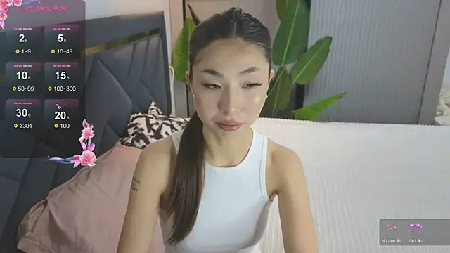 TrishaRey online show from 11-22-25, 04:33