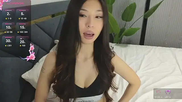 Snapshot of TrishaRey chatting on 02-06-26, 05:45 TrishaRey online show from 02-06-26, 05:45