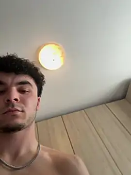 giovanni5281 online show from 04-01-26, 12:17