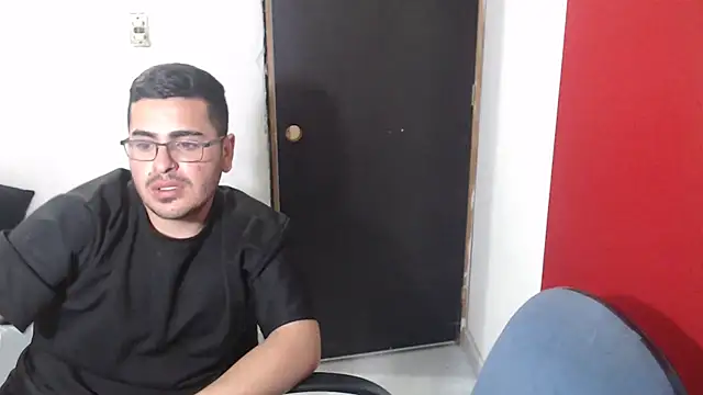 Snapshot of luxury_sex_17 chatting on 03-10-25, 11:27 luxury sex 17 online show from 03-10-25, 11:27