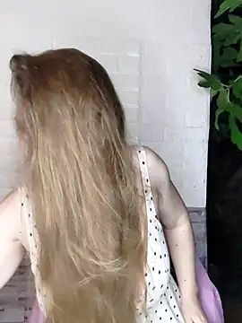 Snapshot of SexyMichellexo chatting on 06-10-26, 09:14 SexyMichellexo online show from 06-10-26, 09:14