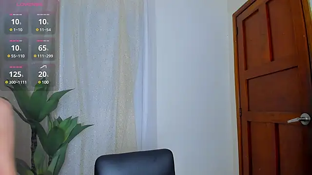 Snapshot of NahiaFox chatting on 03-12-25, 04:19 NahiaFox online show from 03-12-25, 04:19