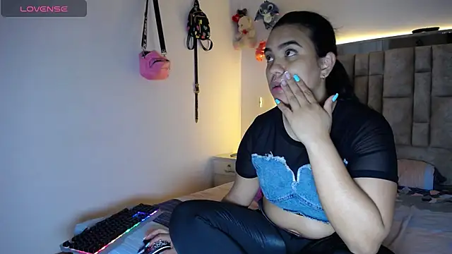 tiffany  pink online show from 04-12-26, 07:52