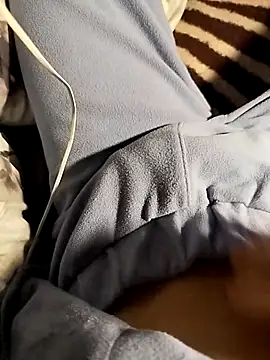 Snapshot of Neria chatting on 03-08-25, 12:33 Neria online show from 03-08-25, 12:33