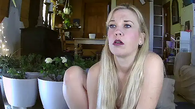 lyra rose online show from 04-07-26, 05:57