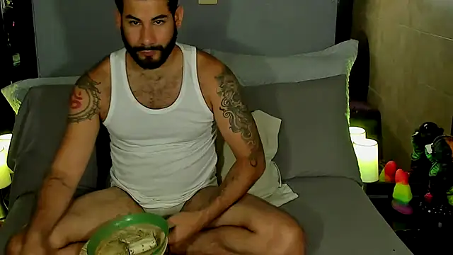 Snapshot of Prometeo-grizzly chatting on 01-31-25, 11:13 Prometeo-grizzly online show from 01-31-25, 11:13