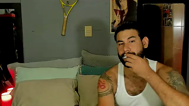 Snapshot of Prometeo-grizzly chatting on 03-05-25, 10:43 Prometeo-grizzly online show from 03-05-25, 10:43