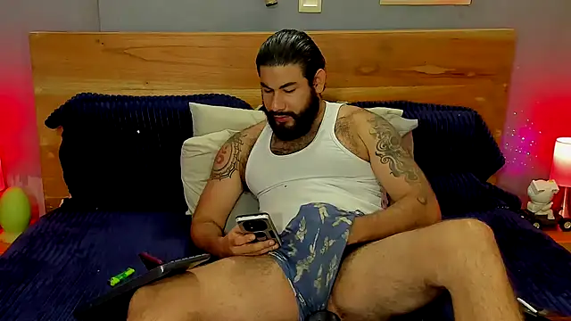 Snapshot of Prometeo-grizzly chatting on 10-13-25, 12:05 Prometeo-grizzly online show from 10-13-25, 12:05