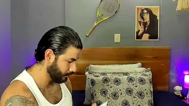 Snapshot of Prometeo-grizzly chatting on 02-22-26, 12:23 Prometeo-grizzly online show from 02-22-26, 12:23