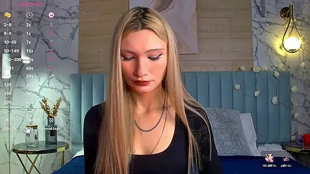 Snapshot of CarolReeves chatting on 01-21-25, 05:49 CarolReeves online show from 01-21-25, 05:49