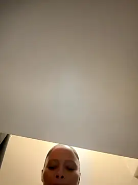 Snapshot of Neelo-Smith chatting on 11-06-25, 04:02 Neelo-Smith online show from 11-06-25, 04:02