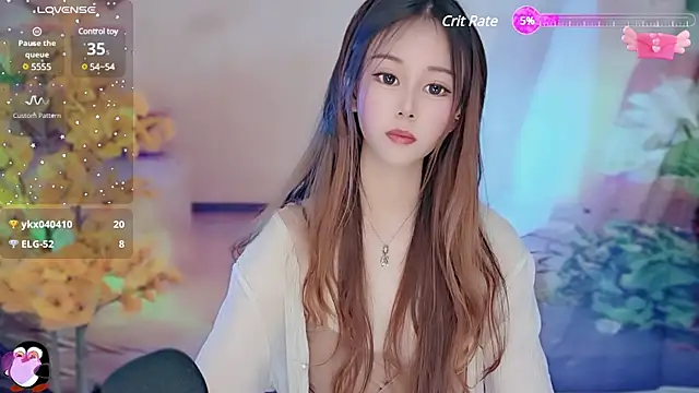 Snapshot of Aimee-520 chatting on 03-04-25, 09:51 Aimee-520 online show from 03-04-25, 09:51