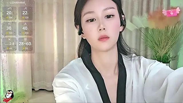 Snapshot of Aimee-520 chatting on 09-18-25, 11:40 Aimee-520 online show from 09-18-25, 11:40