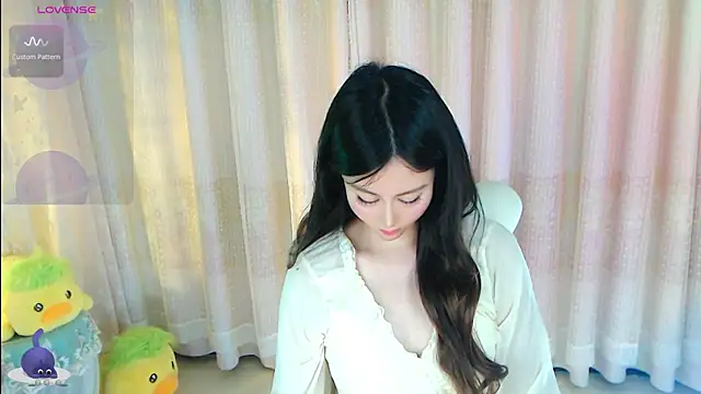Snapshot of Aimee-520 chatting on 05-16-26, 12:18 Aimee-520 online show from 05-16-26, 12:18