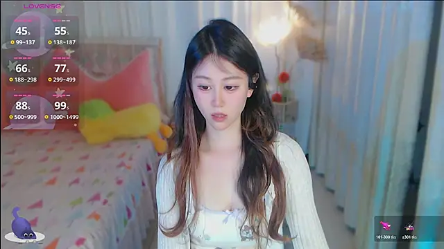 Snapshot of Aimee-520 chatting on 05-29-26, 06:44 Aimee-520 online show from 05-29-26, 06:44