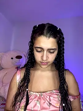 Alicia Ruiz online show from 11-06-25, 06:09