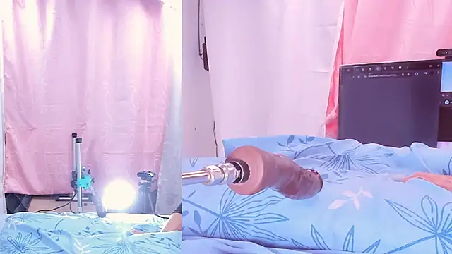 Aleska James online show from 09-20-25, 12:39