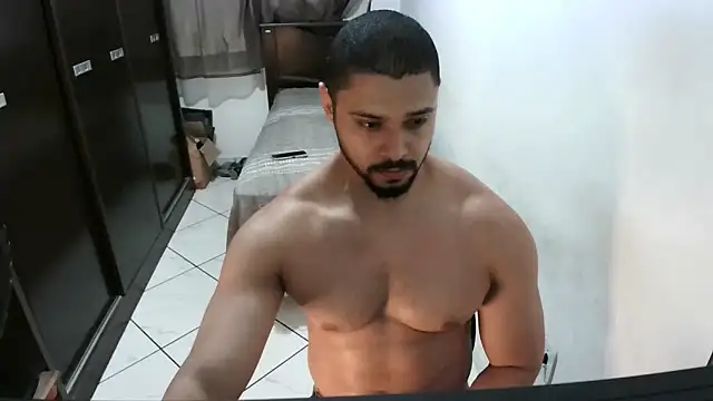 Snapshot of Brian_Aries chatting on 12-10-24, 03:20 Brian Aries online show from 12-10-24, 03:20