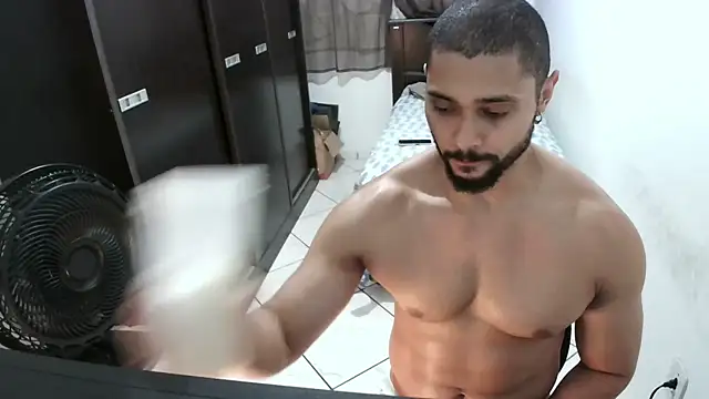 Snapshot of Brian_Aries chatting on 01-28-25, 04:08 Brian Aries online show from 01-28-25, 04:08