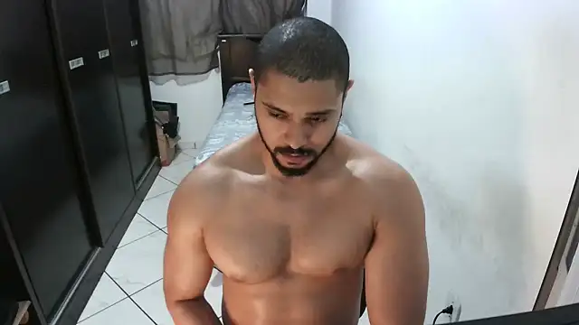 Snapshot of Brian_Aries chatting on 03-23-25, 03:43 Brian Aries online show from 03-23-25, 03:43