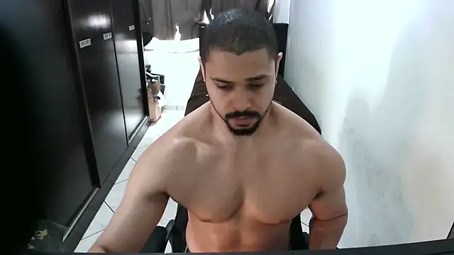 Snapshot of Brian_Aries chatting on 10-14-25, 04:19 Brian Aries online show from 10-14-25, 04:19