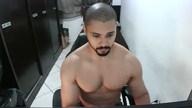 Snapshot of Brian_Aries chatting on 11-03-25, 04:14 Brian Aries online show from 11-03-25, 04:14