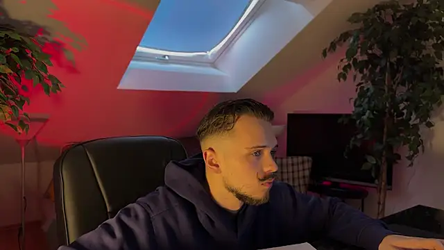 Snapshot of naked_psy chatting on 02-22-26, 02:15 naked psy online show from 02-22-26, 02:15