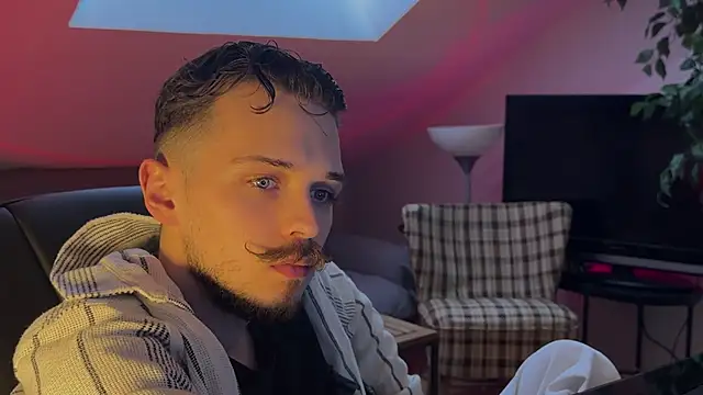 Snapshot of naked_psy chatting on 02-28-26, 01:56 naked psy online show from 02-28-26, 01:56