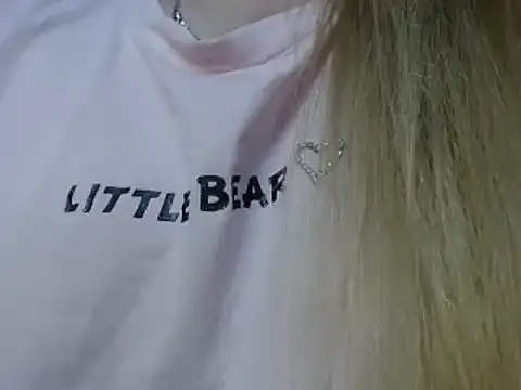 Snapshot of 69liamilk69 chatting on 12-05-24, 06:21 69liamilk69 online show from 12-05-24, 06:21