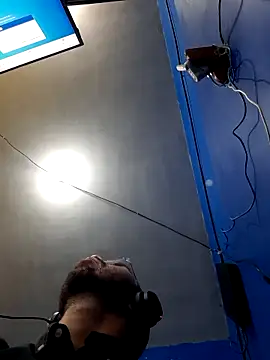 ElmaCannon online show from 11-22-25, 06:34