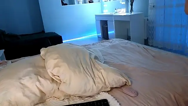 Snapshot of MissSiona chatting on 12-16-24, 10:50 MissSiona online show from 12-16-24, 10:50